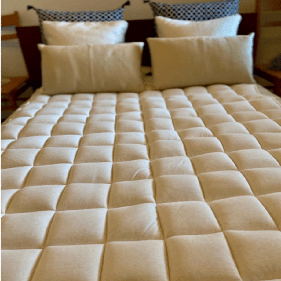 毎日の眠りに、“一枚の違い”を。 PREMIUM WOOLオーバーレイの快眠力