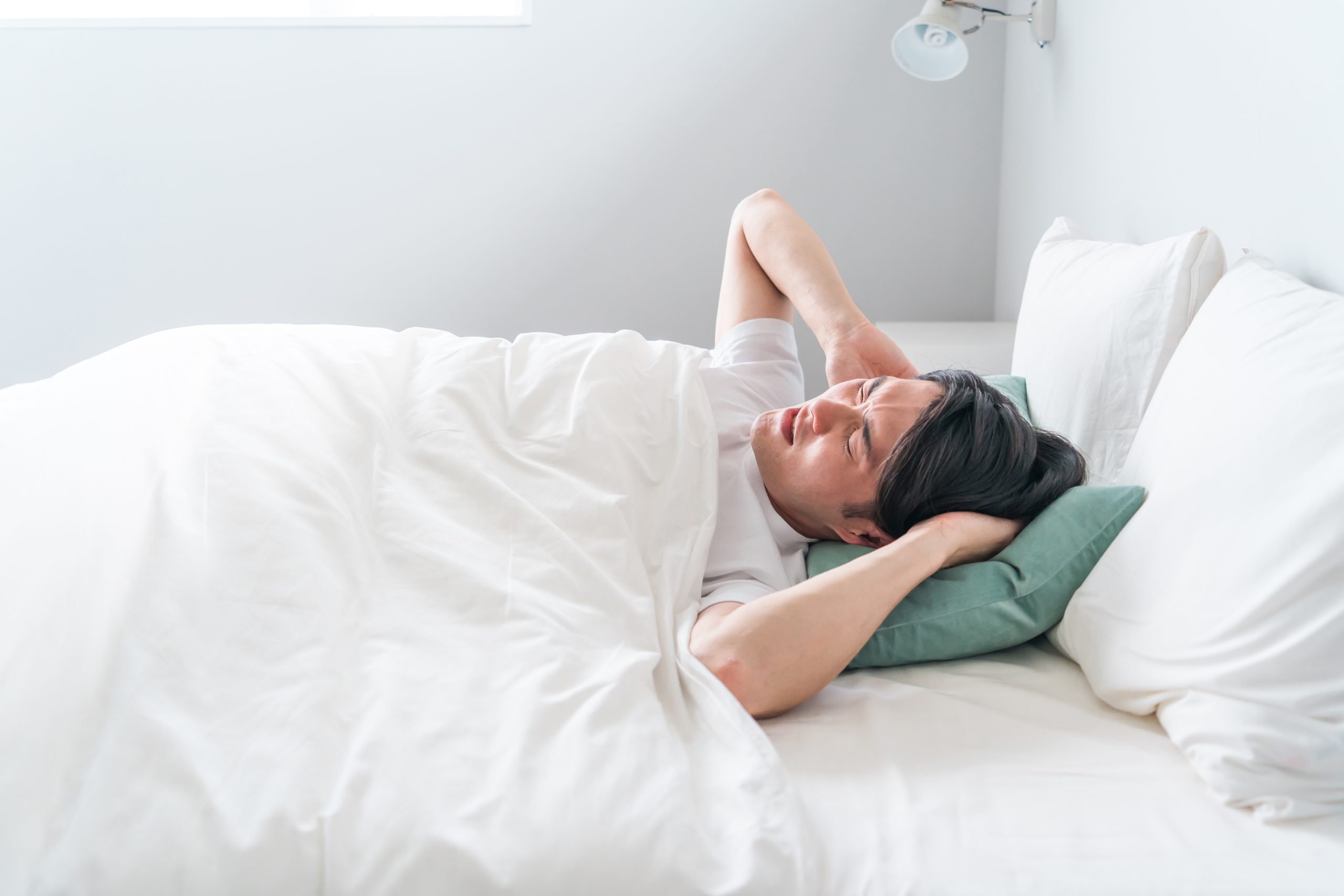 布団の「ムレ」に悩むあなたへ。ウールの吸湿力で、さらりと快適な眠りを。